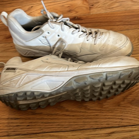 Mizuno turf shoe - Picture 2 of 4